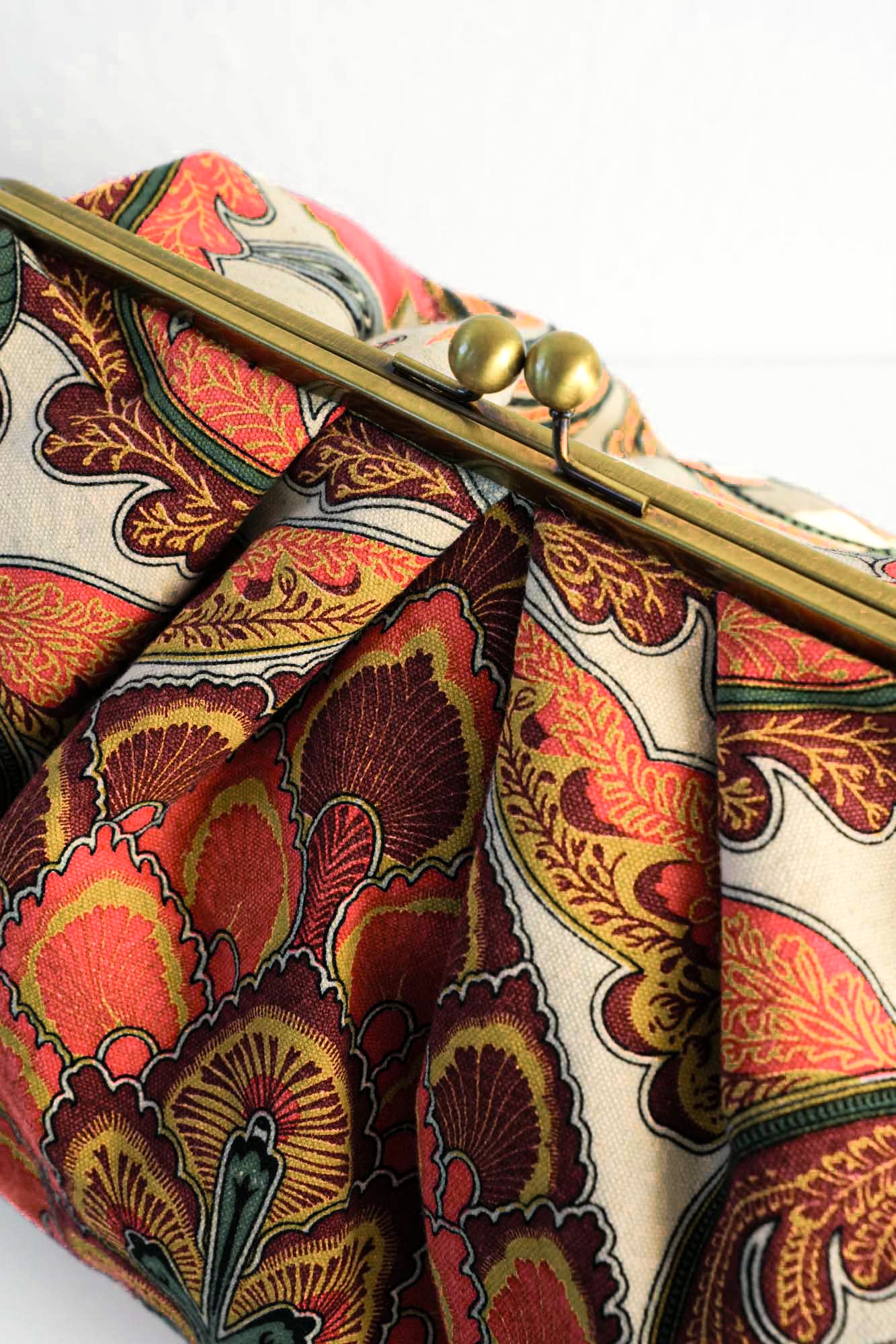 Fiesta Orange Kiss Lock Clutch Bag - Image 4