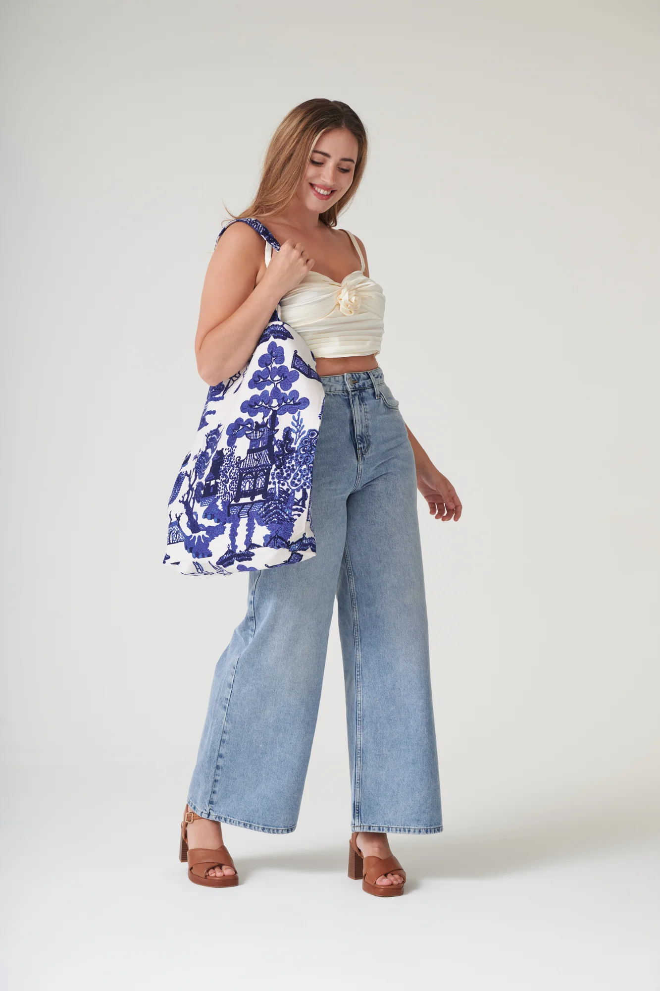 Giant Willow Blue Canvas Bag - Image 3