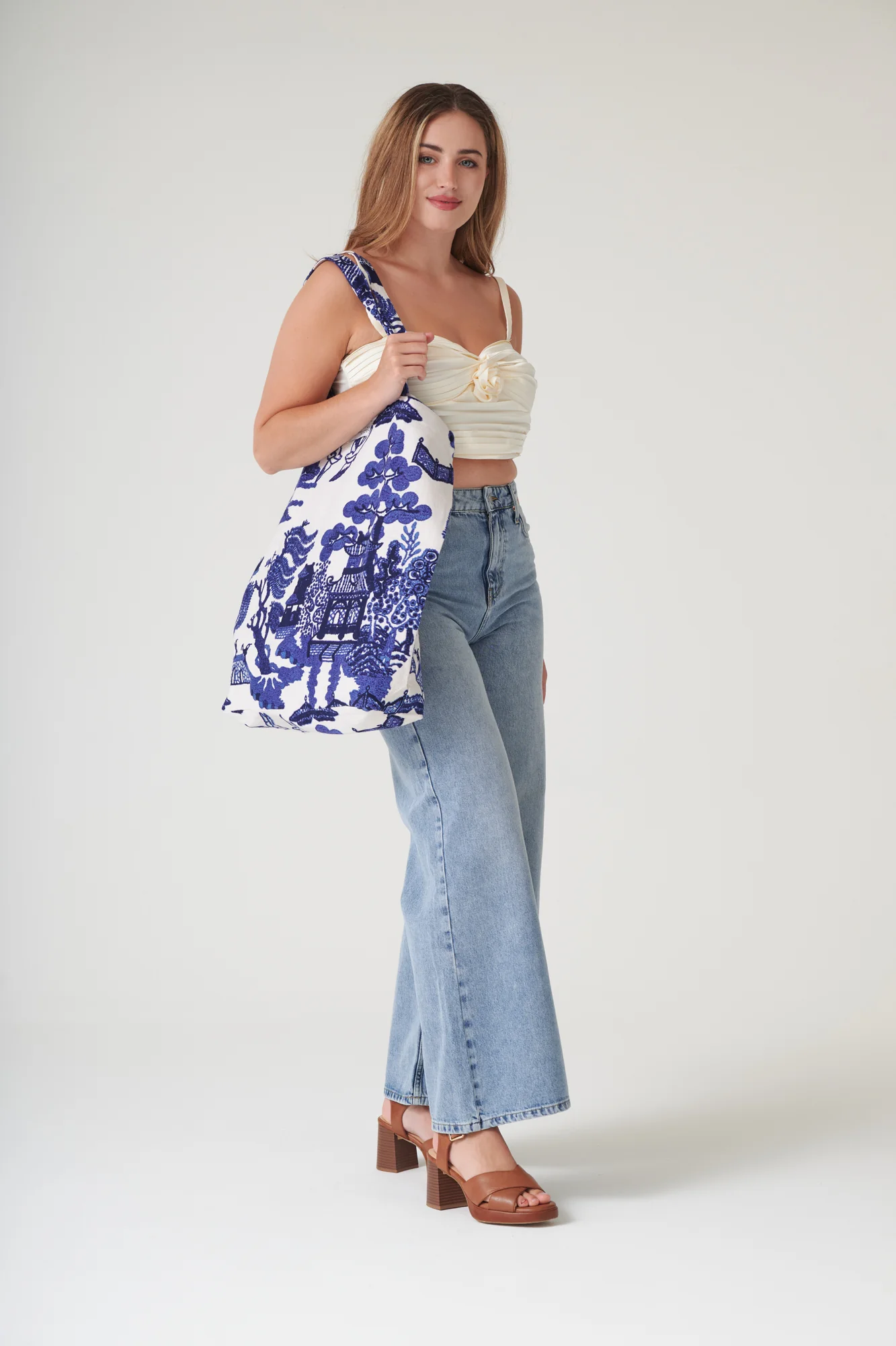 Giant Willow Blue Canvas Bag - Image 4
