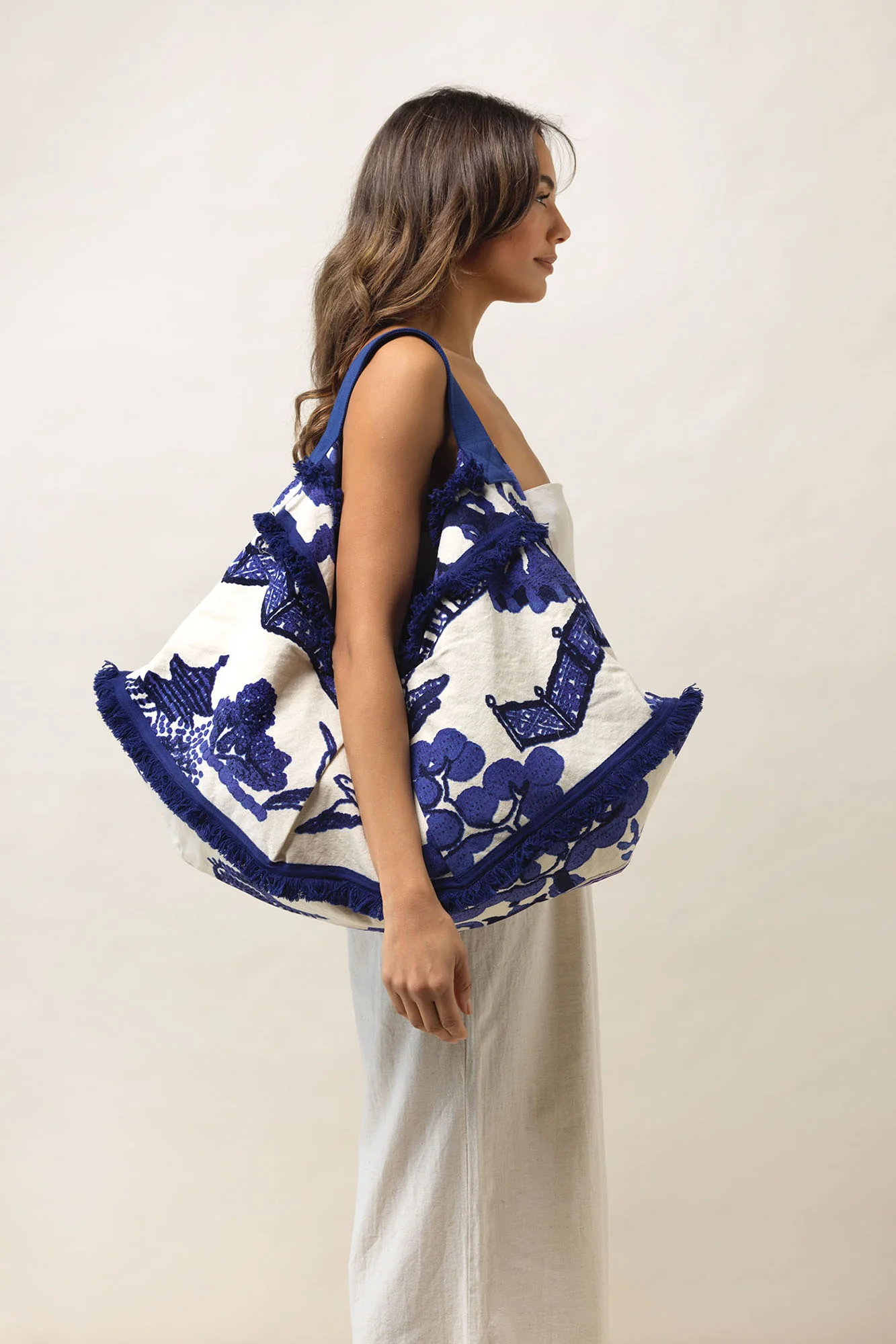 Giant Willow Blue Slouch Bag - Image 3