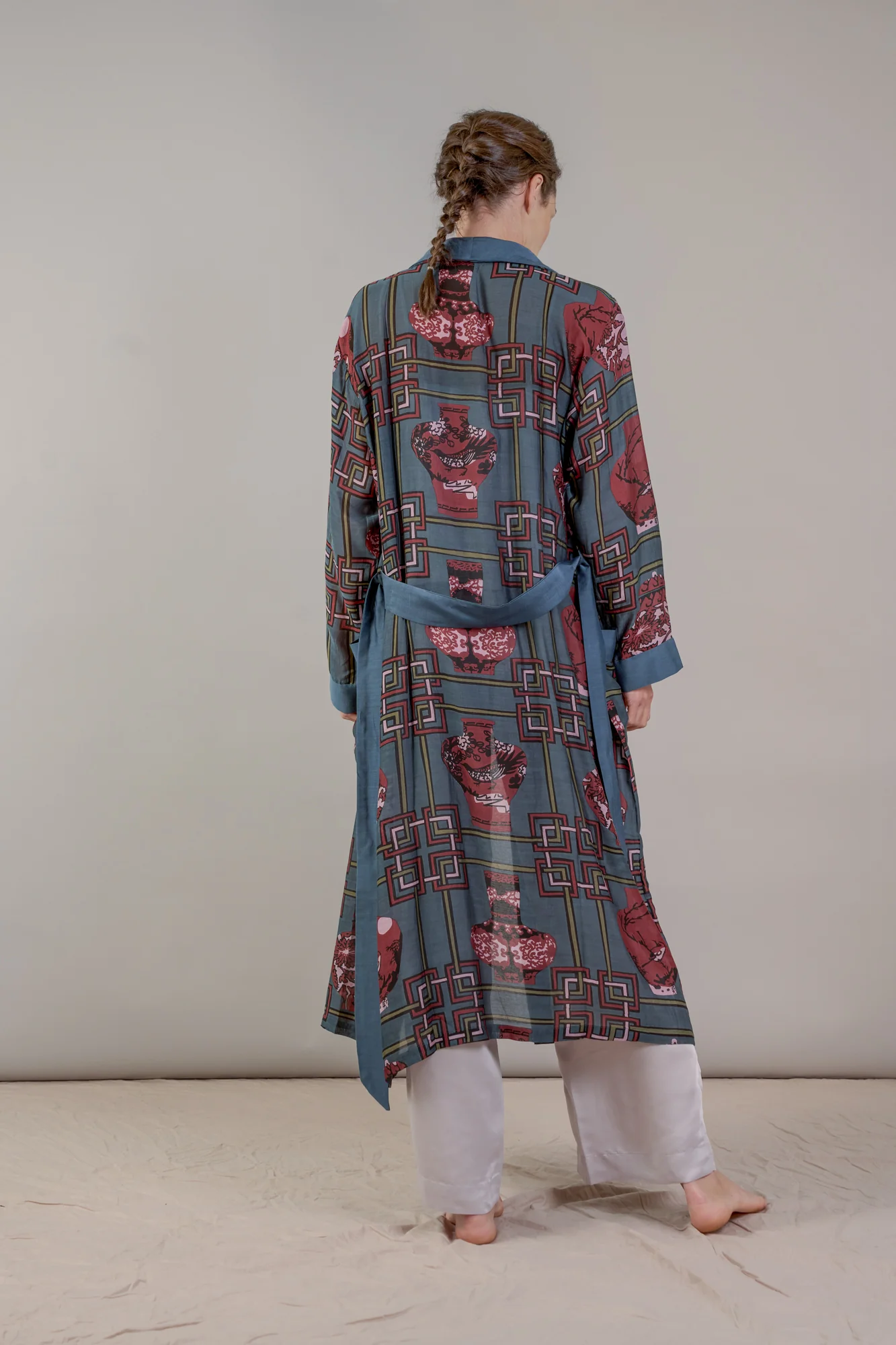 Ginger Jar Grey Gown - Image 2